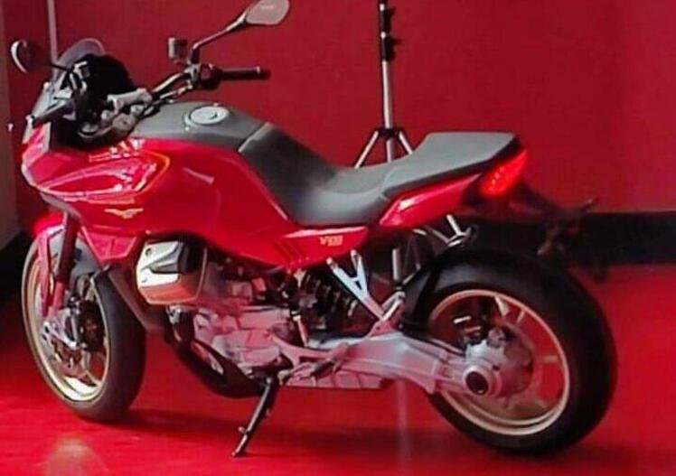 moto-guzzi-v100-new2.jpg