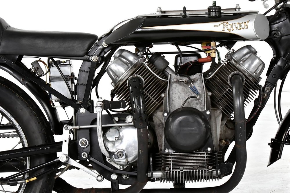 Moto-Guzzi-750-by-Raven-MotoCycles-48negro.jpg
