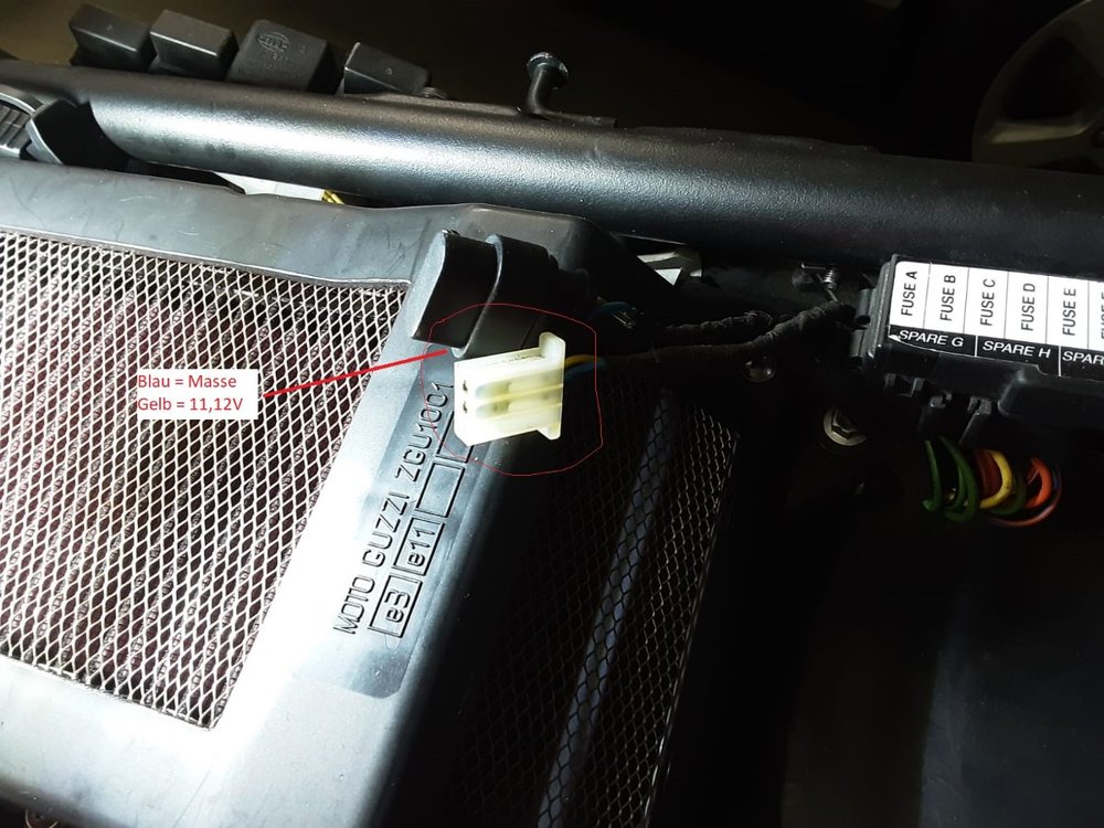 erster Stecker gelb_blau.jpg