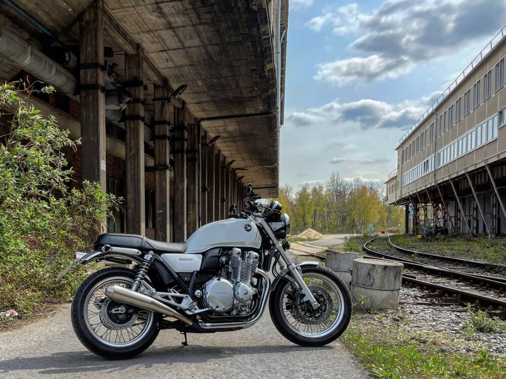 CB1100.jpg