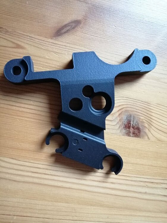 MMoto Guzzi V7 Stone - UmbautenMoto-Guzzi-Zentrierunghalterung-Tacho.jpg